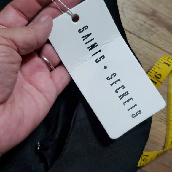 Saints & secrets ruffled little black mini dress nwt - Picture 4 of 7